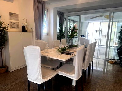 Townhouses for rent : Pets Friendly! Town Home 3 Storey 4 Beds 5 Baths, Fully Furnished, good location near MRT Sri-Lasalle 