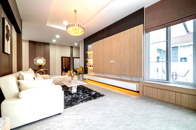 Houses for sale Frost Magical Ice of Siam : 📍 Phonthep 8 Project, Nong Pla Lai – Prime location, fully decorated and ready to move in