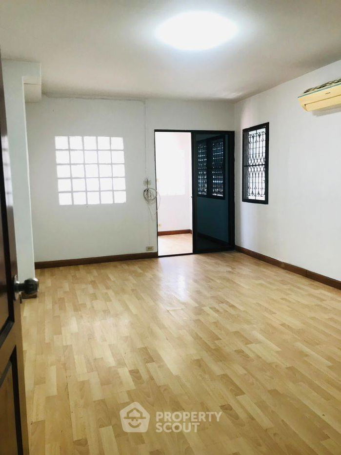 รูป ทาวน์เฮ้าส์ 3-ห้องนอน ใน ปากเกร็ด (ID 2524212) - รูปที่ 6/11