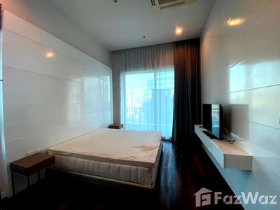 Condos for sale : 3 Bedroom Condo for sale at Circle Condominium  1763732