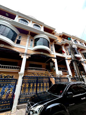 Townhouses for rent Wat Mai Chonglom Pier : 📌 For Rent 5-story Townhouse THONG LO CLASSIC HOME 5 bedroom 5 bathroom