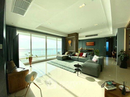 คอนโด 3-ห้องนอน ที่ รีเฟล็คชั่น จอมเทียน บีช พัทยา ใกล้ เมืองพัทยา (ID 2488431)