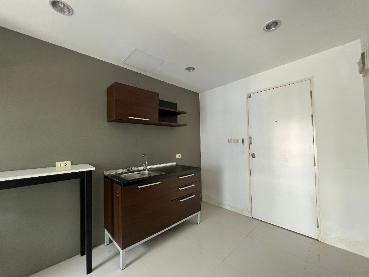 รูป CIMB 0663 : เดอะ เฟิร์ส คอนโดมิเนียม - รูปที่ 12/21