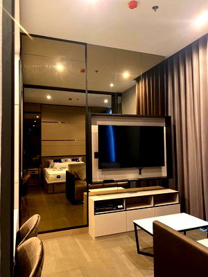 Condos for rent : Condo for Rent: The Esse at Singha Complex  Near MRT Phetchaburi