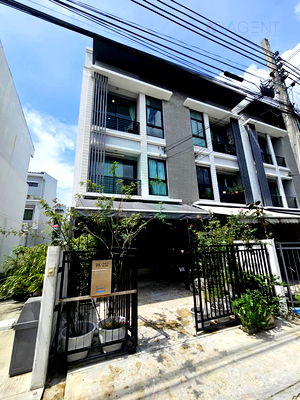 Townhouses for sale Kasem Bundit Phatthanakan University  : 📌 For Sell Town house BAAN KLANG MUANG RAMA9-RAMKHMAHAENG 3-story 3 bedroom 3 bathroom