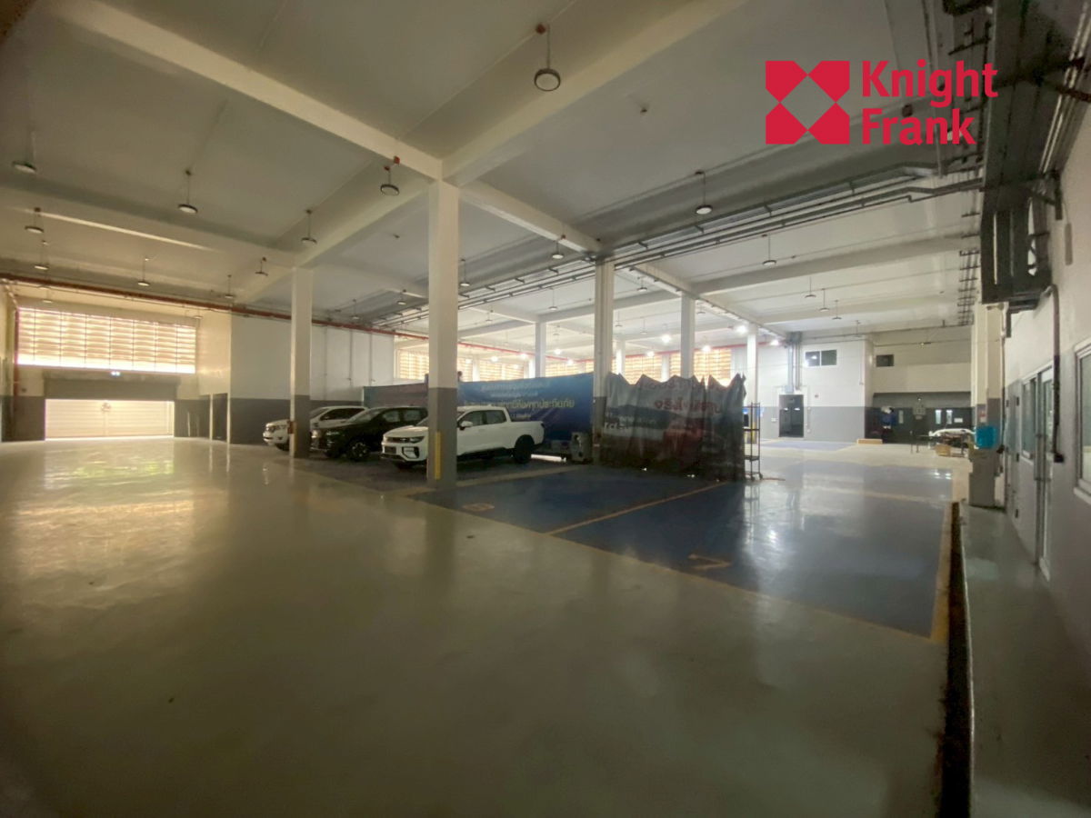 รูป ขายโชว์รูมและศูนย์บริการรถยนต์ ติดถนนติวานนท์ จังหวัดปทุมธานี - รูปที่ 18/19
