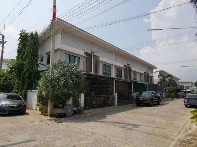 picture FOR SALE TOWNHOUSE PROPERTY 1700000 BAHT. - 5/8