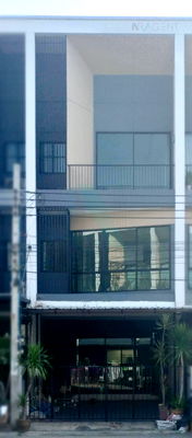 Townhouses for sale Bangkok-Chon Buri Motorway : 📌 For Sell Town house NALIN GRAND AVENUE WONGWAEN-RAMA 9 3-story 3 bedroom 4 bathroom