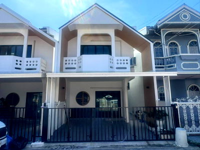 Twin houses for sale Thonburi Commercial College : Twin house for sale, Im Amporn 4 Village - Soi Ratchaphruek 8, Size 25 square wah 3 bedrooms 2 bathrooms, Fully furnished