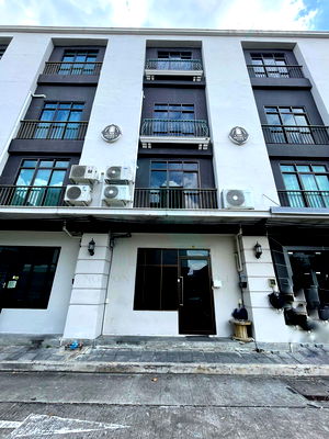 Home office for rent Inthrachai Commercial College : 📌 For Rent 4-story Home office CHIC DISTRICT RAM 53 7 utility room 3 bathroom