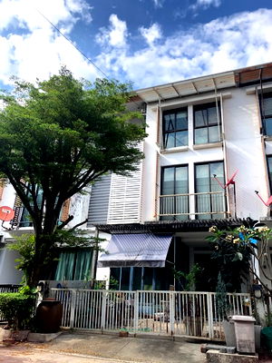 Townhouses for sale Kasem Bundit Phatthanakan University  : For sale Areeya Mandarinna Onnuch sukhumvit77