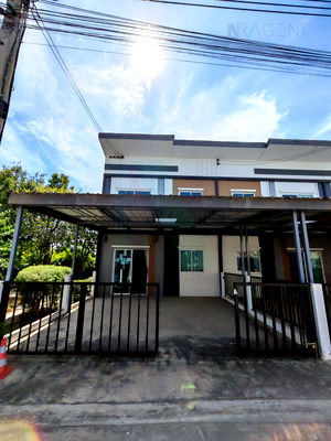 ขายทาวน์โฮม : 📌 ขายทาวน์เฮาส์ โครงการ ไลโอ บลิสซ์ ลาดกระบัง-ฉลองกรุง 2 ชั้น 4 ห้องนอน 2 ห้องน้ำ