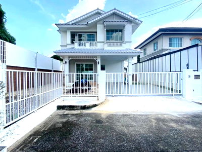 Houses for sale North Bangkok University Rangsit Campus : Single house for sale, ready to move in, Chaiyapruek Rangsit-Khlong 4 Village, located on Rangsit-Nakhon Nayok Road.