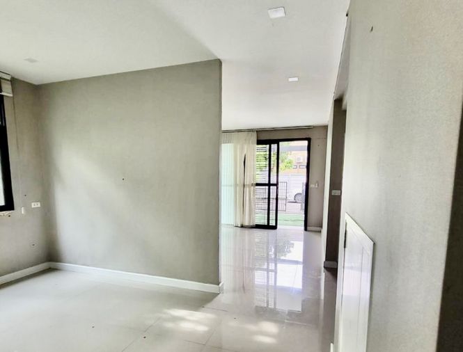 ขายทาวน์โฮม 4 ห้องนอน 200 ตร.ม. 31 ตร.ว. พาทิโอ รามอินทรา (วัชรพล)