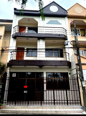 Houses for rent Bangna Commercial College : 🟢For Rent🟢 Townhouse, Sukhumvit 48. Beautiful room, fully furnished! 📱ADD LINE @nathong97 (Replies ⚡ 24 Hr) AV49