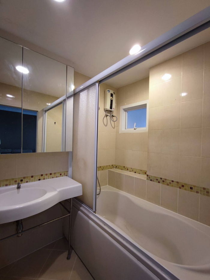 picture ðĨRent Condo Life @ Ratchada, Corner And New Room, Fully Furnished + Bathtub =14,400/Month Call/Line : 0991825224 ðĨ - 7/8
