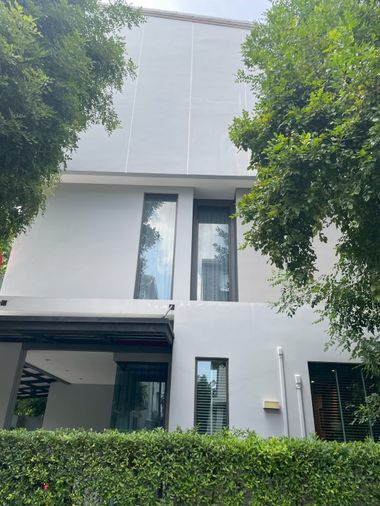 ขายบ้านเดี่ยว 4 ห้องนอน 241 ตร.ม. 36 ตร.ว. บ้านกลางเมือง คลาสเซ่ เอกมัย - รามอินทรา