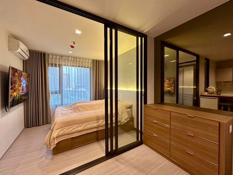 Life Sathorn Sierra Condo For Rent / Line : @mintocondo