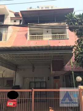 🔼🔽 AccomA 📩 4 BR Townhouse in Khlong Toei Nuea (AA45245)