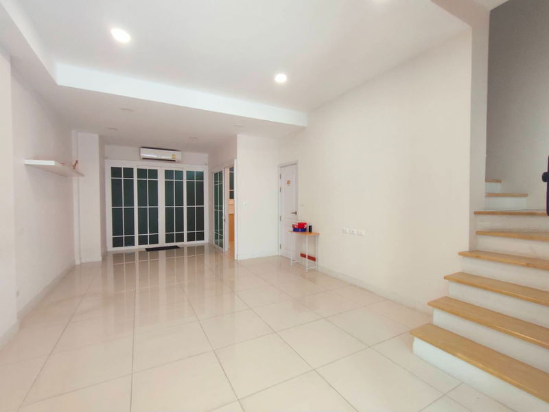 อาคารพาณิชย์ให้เช่า : ให้เช่าอาคารพาณิชย์ The Master @Udomsuk (ST-02)