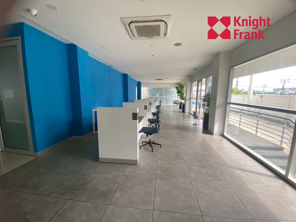 รูป ขายโชว์รูมและศูนย์บริการรถยนต์ ติดถนนติวานนท์ จังหวัดปทุมธานี - รูปที่ 11/19