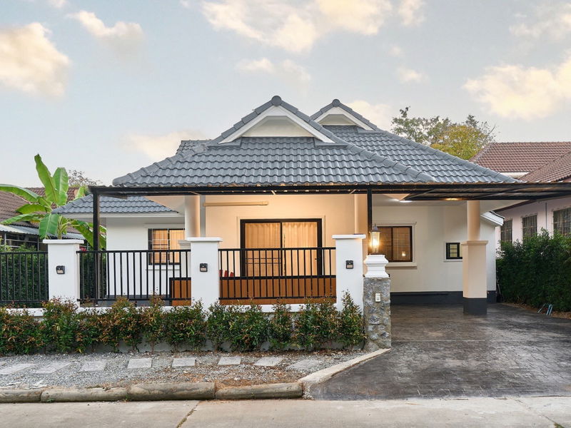 ขายบ้านเดี่ยว : ขาย บ้านวังตาล - หางดง บ้านตกแต่งด้วยไม้สักเก่าสไตล์ โมเดิร์น คลาสสิก (ID:724HS)