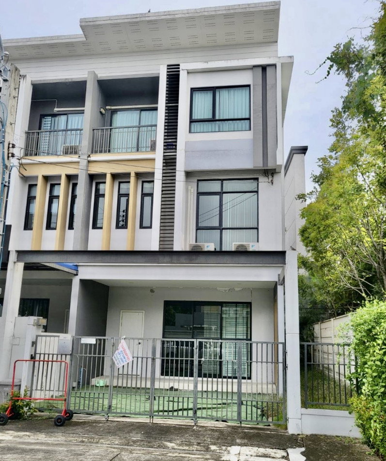 ขายทาวน์โฮม : ขายทาวน์เฮาส์ 3 ชั้น Patio วัชรพล-รามอินทรา - 31 ตร.ว *หลังริม ใกล้เพลินนารีมอลล์*