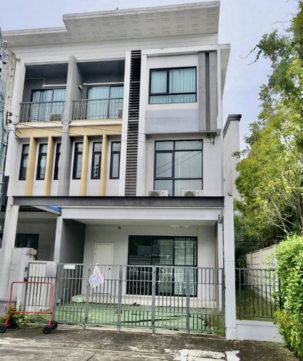 ขายทาวน์โฮม 4 ห้องนอน 200 ตร.ม. 31 ตร.ว. พาทิโอ รามอินทรา (วัชรพล)