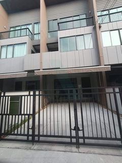 📌 ขายทาวน์โฮม โครงการ บ้านกลางเมือง วัชรพล 3 ชั้น 3 ห้องนอน 3 ห้องน้ำ