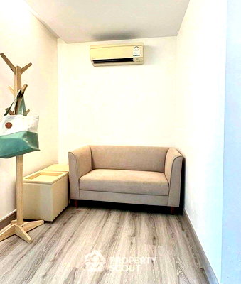 Condos for sale : 1-BR Condo at Emerald Residence Ratchada near MRT Huai Khwang (ID 2510321)