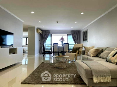 Condos for sale : 2-BR 100 Sqm High-Floor Condotel Cliff & Beach, Near Cha-Am Beach (ID 1073972)
