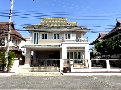 ขายบ้านเดี่ยว : ขายบ้านหรู บ้านเดี่ยว อารีน่า การ์เด้นท์ บางพลี 68 ตรว. พท.ใช้สอย 220 ตรม. บ้านสวยพร้อมอยู่