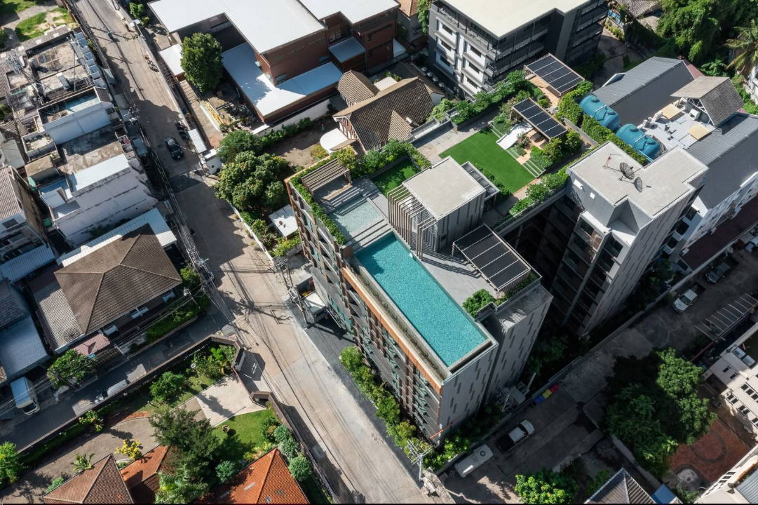 picture For Sale: LLOYD Soonvijai Thonglor Condominium (Low Rise), 2 bedrooms, best location in the project, fully furnished and ready to move in.SW003314 - 26/28