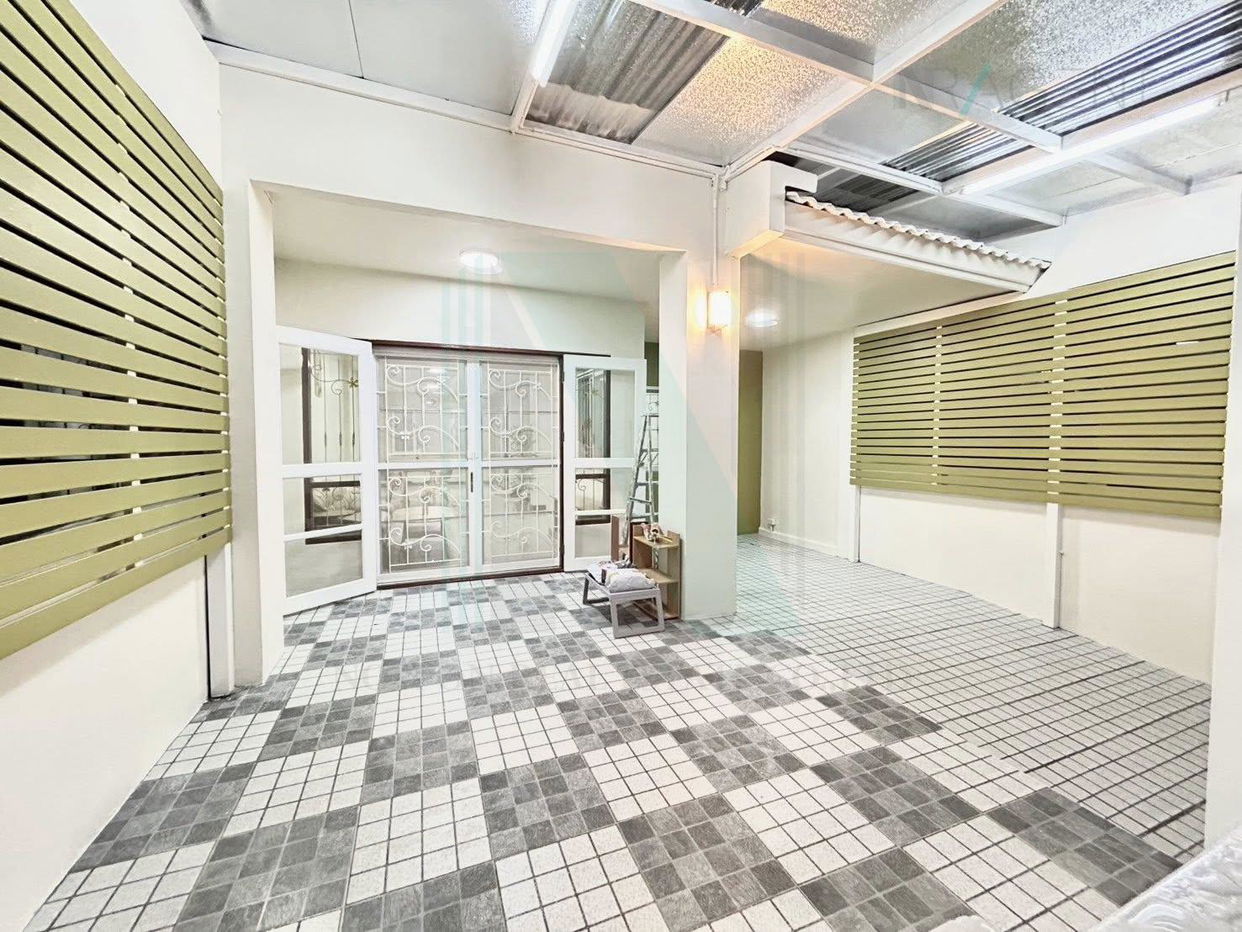 รูป 📌 ขายทาวน์เฮาส์ โครงการ พนาสนธิ์ วิลล่า เทพารักษ์ 2 ชั้น 3 ห้องนอน 2 ห้องน้ำ - รูปที่ 2/8