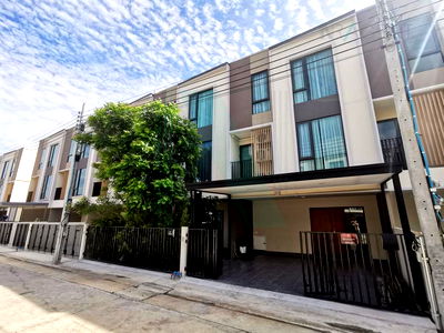 Townhouses for rent : 📌 For Rent 3-story Townhouse ALTITUDE KRAF BANGNA 6 bedroom 6 bathroom
