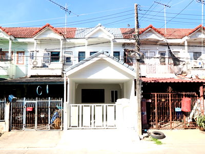 ทาวน์โฮม รังสิต-นครนายก 4 : ขายทาวน์เฮ้าส์ 2 ชั้น ม.รินทร์ทอง ขนาด 16 ตร.ว. 2นอน 2น้ำ 1จอดรถ [ลำลูกกา-คลองสอง] ขาย 1.48ล้าน