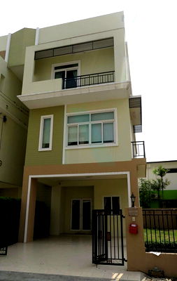 เช่าทาวน์โฮม นนทบุรี : 📌 ให้เช่าทาวน์เฮาส์ 3 ชั้น บ้านลภาวัน 17 3 ห้องนอน 4 ห้องน้ำ