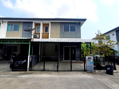 Townhouses for sale Kasem Bundit Phatthanakan University  : FOR SALE  TOWNHOUSE PROPERTY  2695000 BAHT.