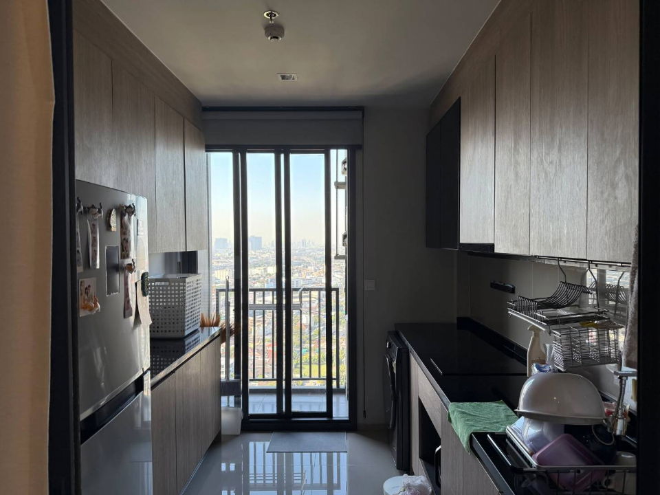 picture Selling a 2-bedroom unit at The Line Wongsawang. High floor, south-facing, breezy and not hot. Fully furnished and ready to move in.SW003316 - 13/15