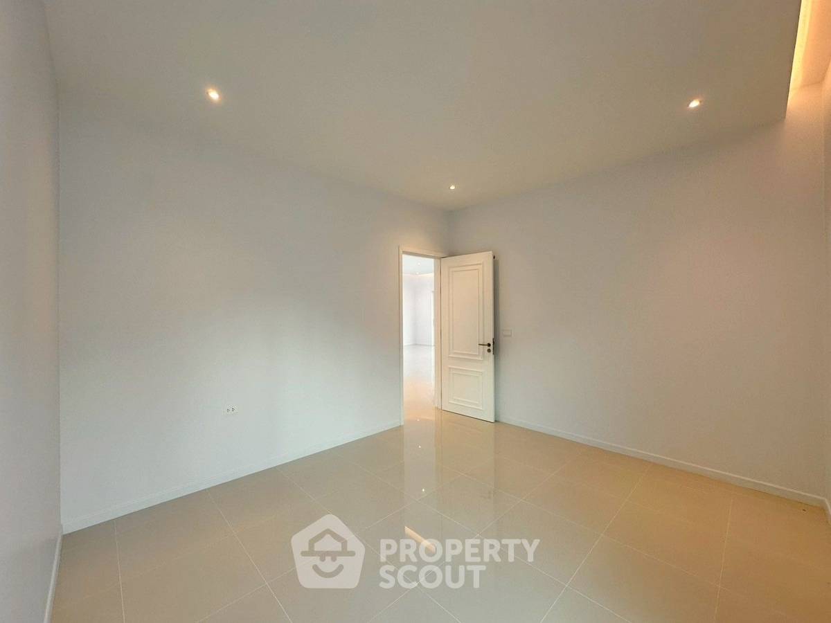 picture 3-BR Villa in Hin Lek Fai (ID 2524402) - 9/15