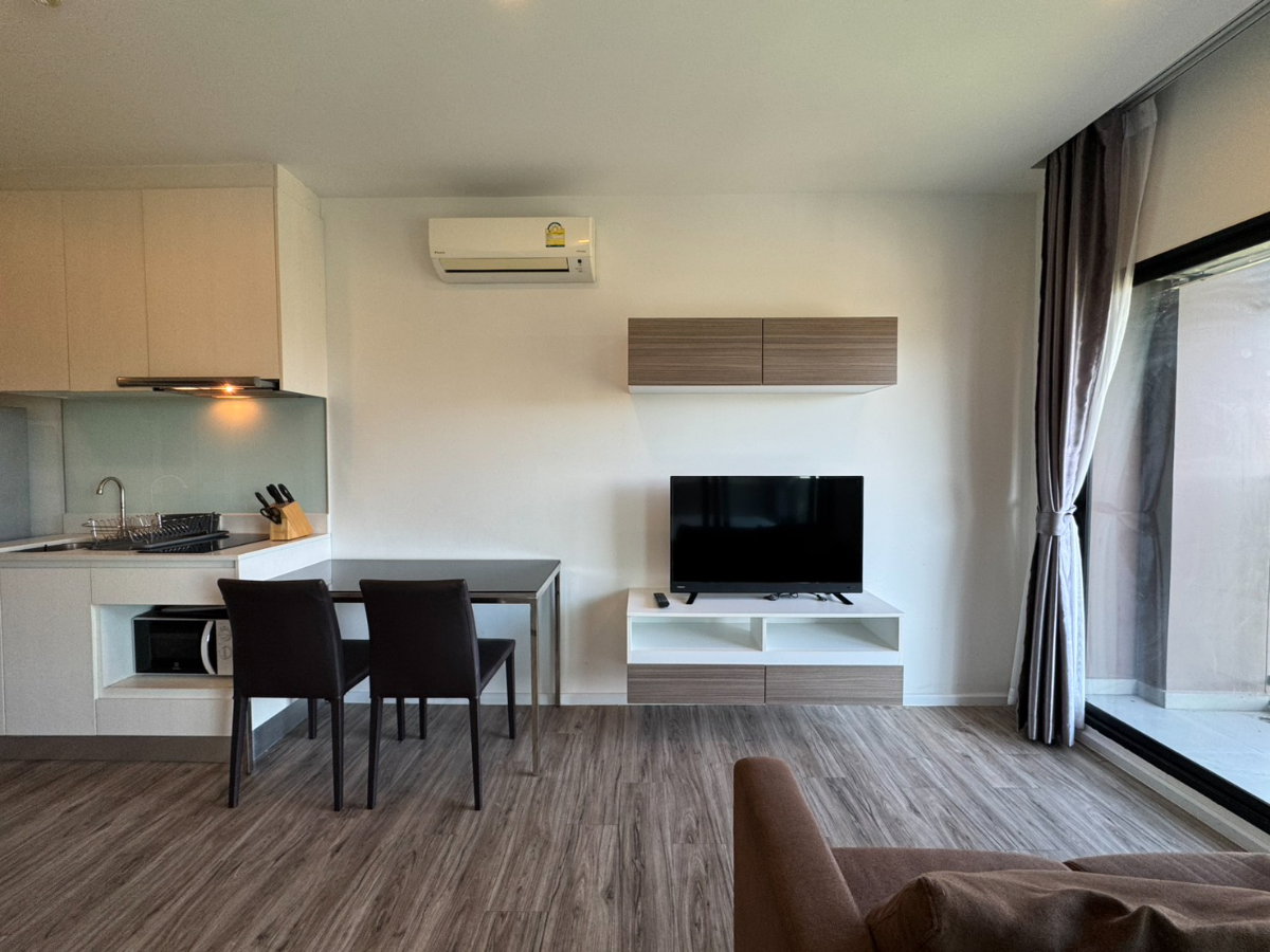 ให้เช่า : KNIGHTSBRIDGE 1 ห้องนอน (35 ตรม) วิวภูเขา ใกล้ห้างโรบินสัน นิคมแหลมฉบัง