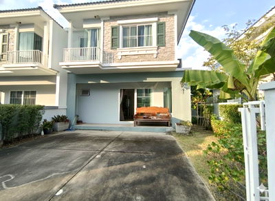 เช่าบ้านแฝด ศาลายา : ✨ ให้เช่าบ้านแฝด Villaggio ปิ่นเกล้า-ศาลายา สไตล์ยุโรป 🏡 เฟอร์ครบกริ๊บ หิ้วกระเป๋าเข้าอยู่ได้เลย! ✨
