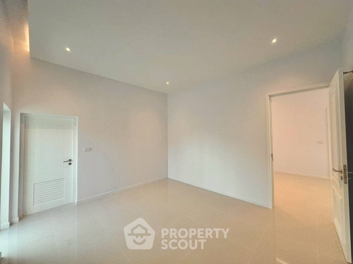 picture 3-BR Villa in Hin Lek Fai (ID 2524402) - 2/15