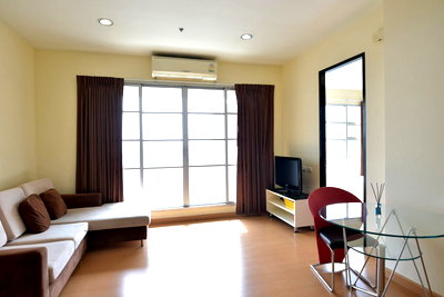 คอนโดให้เช่า : ให้เช่าคอนโดมิเนียม บ้านกลางกรุง สยามปทุมวัน