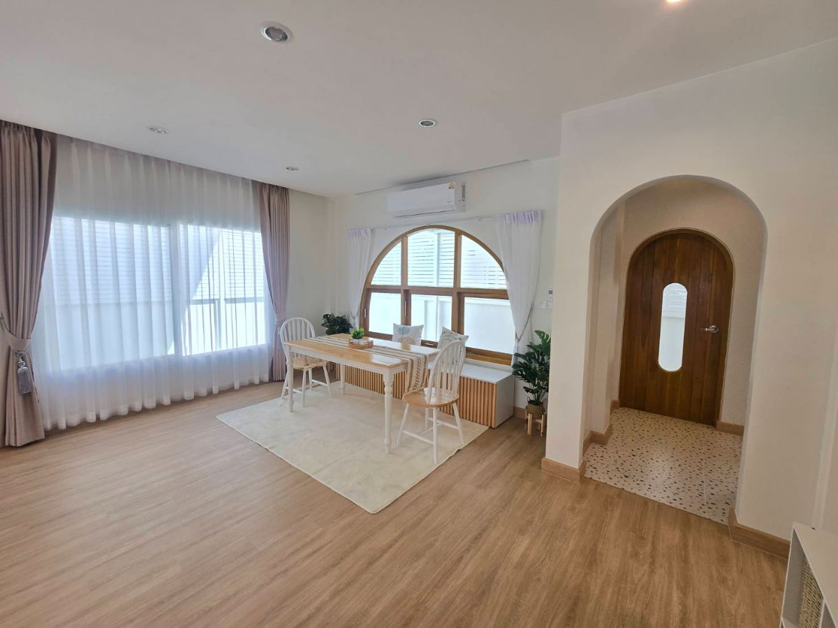 รูป บ้านเดี่ยวหลังใหญ่ กว้างขวาง แต่งใหม่สวยมาก ม.เดอะเซนโทร รามอินทรา คันนายาว เฟอร์นิเจอร์,แอร์ พร้อมอยู่ - รูปที่ 18/52