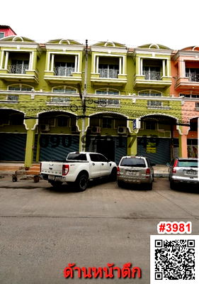 ทาวน์โฮมให้เช่า : เช่า ทาวน์เฮ้าส์ 3 ชั้น หมู่บ้านรุ่งกิจ 14 ซอยร่มเกล้า 38 เหมาะเป็นร้านค้า ออฟฟิศ พร้อมเข้าอยู่