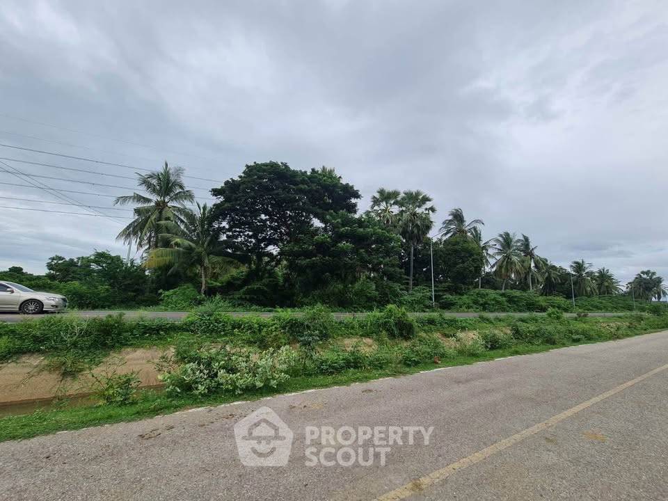 รูป ที่ดินให้เช่าใกล้สถานีรถไฟเพชรบุรี ตำบลท่าราบ เมืองเพชรบุรี (35,000 บาท/เดือน) (ID 2528059) - รูปที่ 3/5