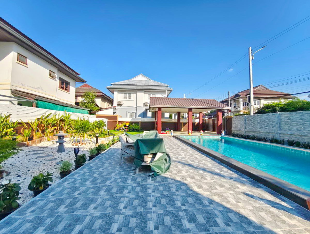 รูป บ้านเดี่ยว 2 ชั้น พร้อมสระว่ายน้ำ พัทยา จังหวัดชลบุรี - รูปที่ 38/40