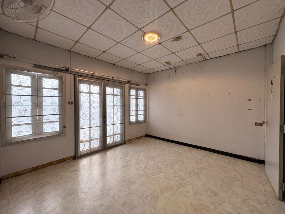 รูป ขายทาวเฮ้าส์ 2 ชั้น หมู่บ้าน ดิ เอมเมอรัลด์ พาร์ค ซอยเรวดี61 ใกล้รถไฟฟ้าสายสีม่วงและสีชมพู - รูปที่ 15/25