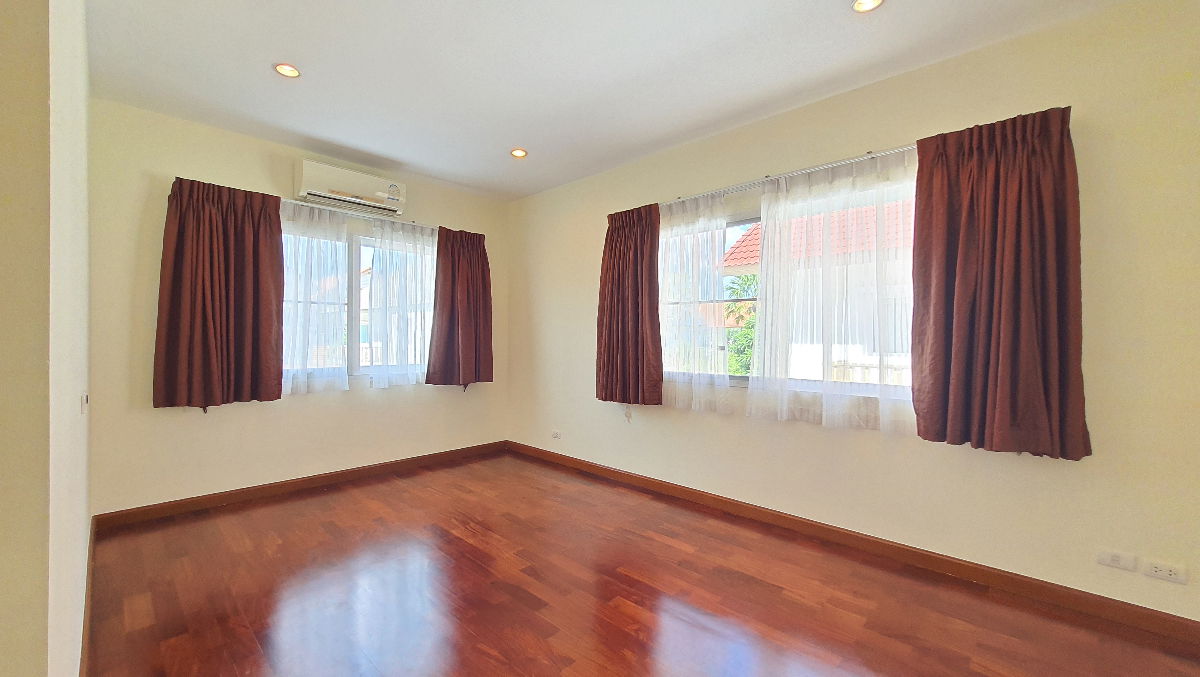 รูป ขายบ้านหรู 2 ชั้นพร้อมเรือนรับรอง ม. Q House Avenue พระราม5 เนื้อที่ 162 ตร.ว. รีโนเวทใหม่ทั้งหลังและยังไม่ได้เข้าอยู่ ใกล้ทางด่วนศรีรัช - รูปที่ 32/46